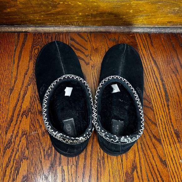 UGG Tasman Suede Slippers Black Embroidered Braid Mens 9 Good Used Condition - Picture 7 of 10